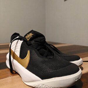 Nike Team Hustle D10